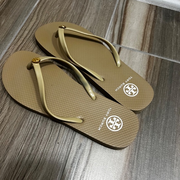 TORY BURCH MONOGRAM FLIP FLOPS - Picture 2 of 2